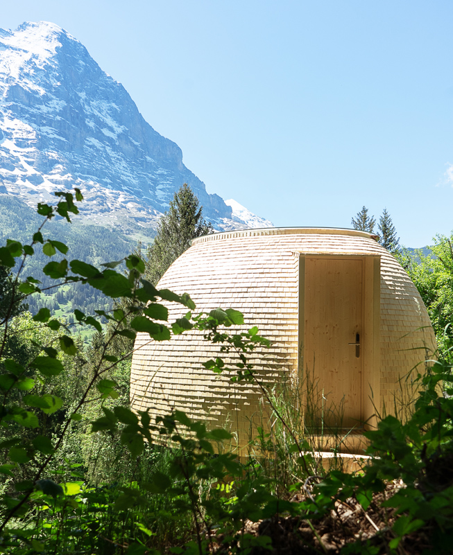 Geborgen In Holz Bienenkorb Mit Eigerblick In Grindelwald